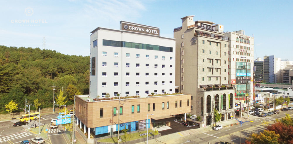 โรงแรมคราวน์ ชางวอน ภายนอก รูปภาพ