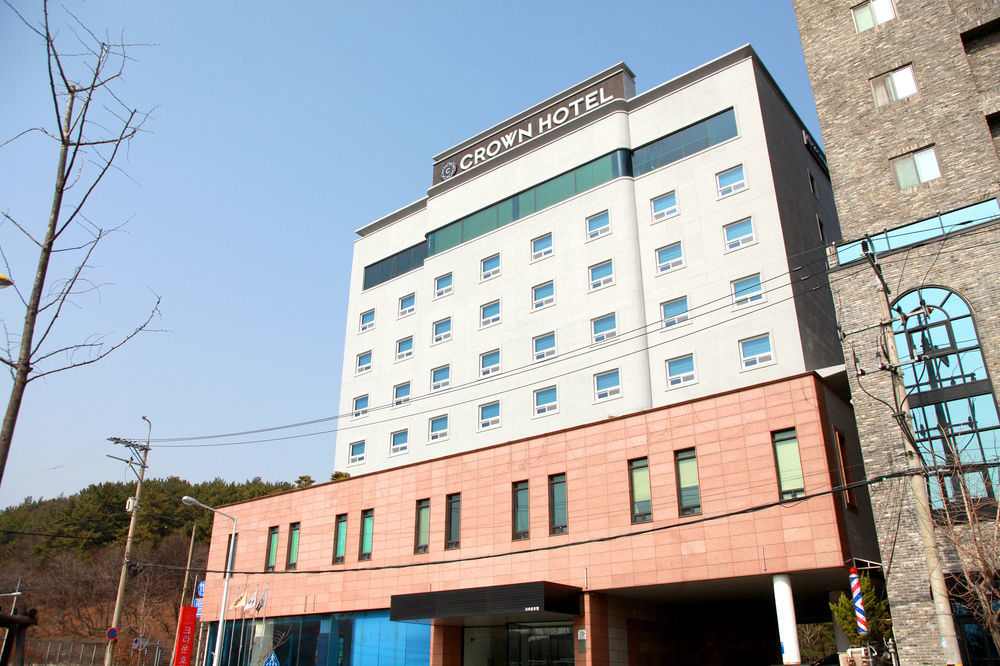 โรงแรมคราวน์ ชางวอน ภายนอก รูปภาพ